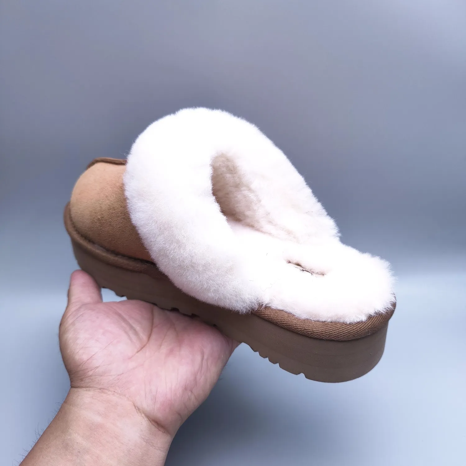 💰440 UGG sheepskin all-in-one snow boots 2550 🔥Thick-soled wool slippers (star slippers plus version) are comfortable and can be worn at home. Wool slippers can be worn outside. Split cow upper, Longfeng moccasin wool lining. The original three-layer combination outsole is light and comfortable on the foot. Only the top version is made. The oil edge craftsmanship is exquisite! Color: maroon gray sand antelope brown black code number: 35-41